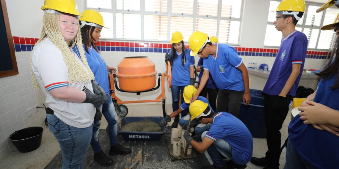 Inscrição para vagas em cursos técnicos gratuitos se encerram nesta terça-feira (23)
