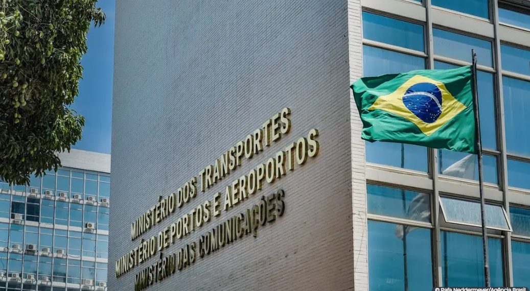 Guia orienta organizações sobre edital para rádios comunitárias
