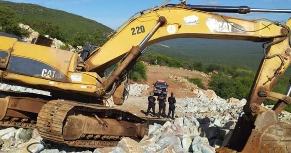 Operação da Polícia Federal combate garimpo ilegal