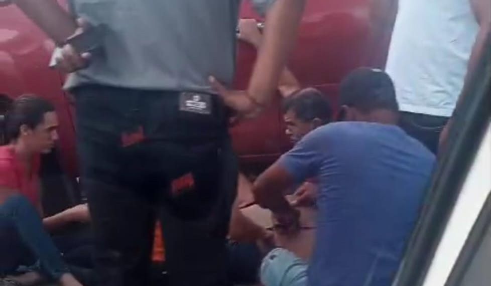 Rio Real – Carroça é socorrido pelo SAMU após ser atropelado por motocicleta