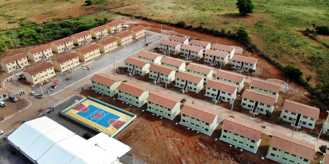 “São chaves da esperança e da dignidade”, afirma Jerônimo ao entregar novas moradias em Euclides da Cunha