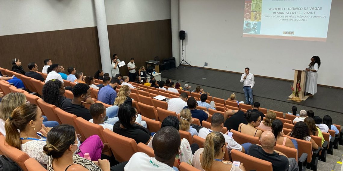 SEC divulga resultado da segunda etapa do sorteio eletrônico para 3.690 vagas de cursos técnicos gratuitos