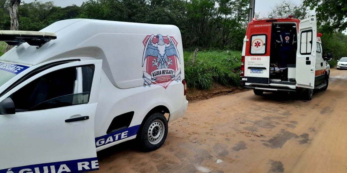 Idoso fica gravemente ferido em colisão envolvendo moto e bicicleta