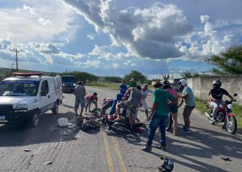 Colisão envolvendo duas motocicletas deixa três vítimas gravemente feridas na BA 411