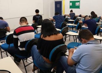 Coité – Estudantes lamentam defasagem no valor recebido do PAE. Benefício criado há 10 anos continua no valor de R$ 300