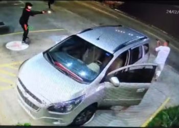 SP – PM de folga e filha morrem em troca de tiros com criminosos em frente a farmácia