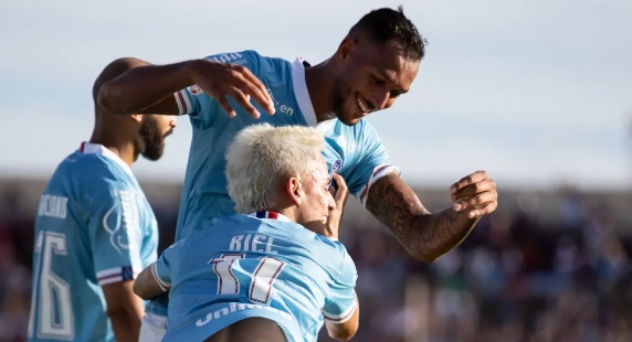 Baianão: Bahia vence a Juazeirense de virada e assume a liderança