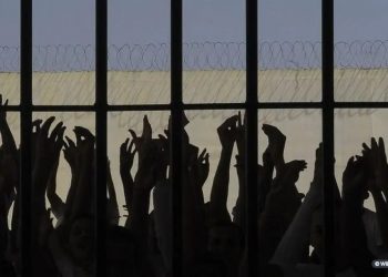 Comissão do Senado aprova fim do “saidão” para presos