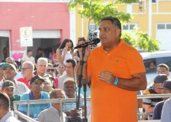 Durante ato com governador em Retirolândia, Luciano Araújo reforçou o pedido de castramóvel como solução para amenizar os ataques de cães aos rebanhos de ovinos e caprinos