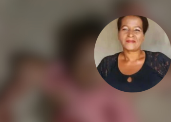 Mulher é assassinada com vários tiros por homens de moto