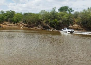 Nordestina – Construção de passagem molhada no Rio Itapicuru pela prefeitura reduziu o tempo de travessia de veículos