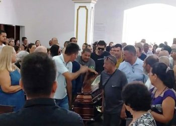 Amigos, familiares e autoridades se reúnem para despedida de Dr. Zevaldo Lima