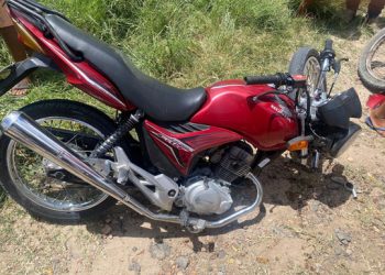 Colisão entre motos deixa dois feridos no trecho urbano da BA-120