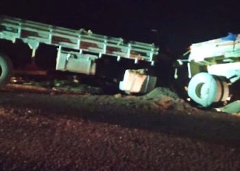 Batida entre dois caminhões deixa 4 mortos na BR 407