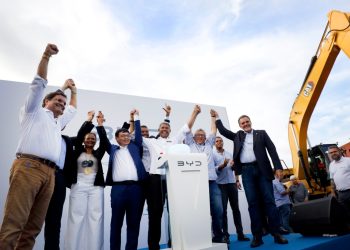 BYD inicia obras de complexo fabril que deve gerar 10 mil empregos na Bahia