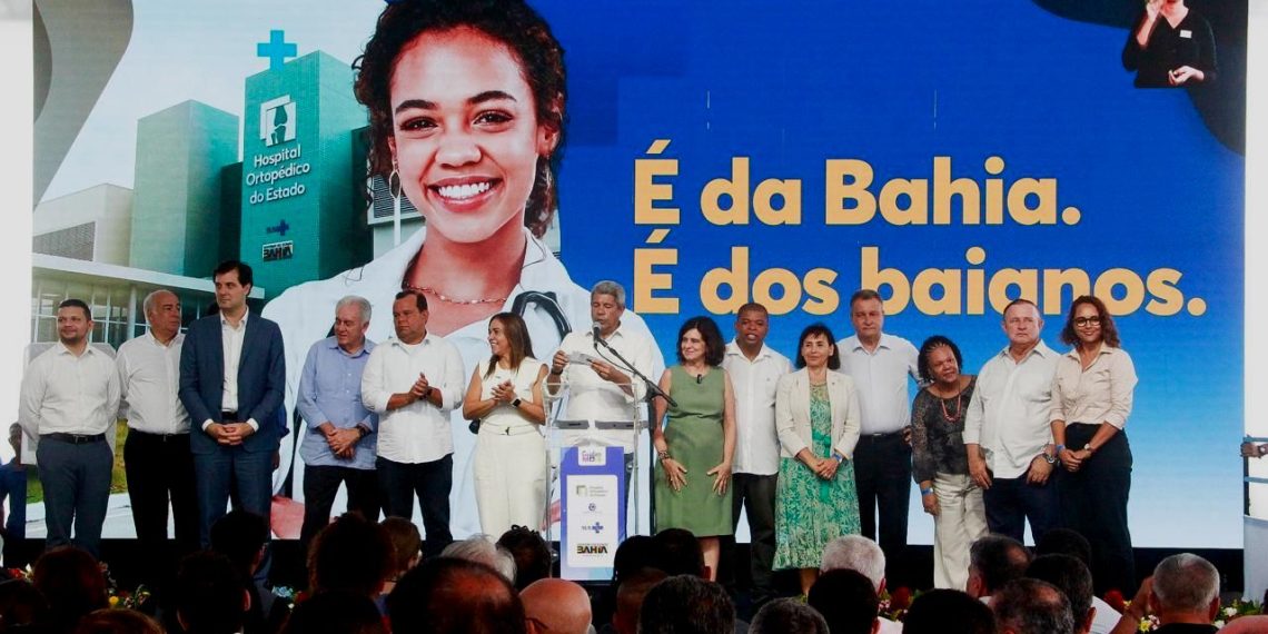 Adolfo Menezes, ao lado do governador Jerônimo Rodrigues, e dos ministros Nísia Trindade e Rui Costa, inaugura Hospital Ortopédico do Estado