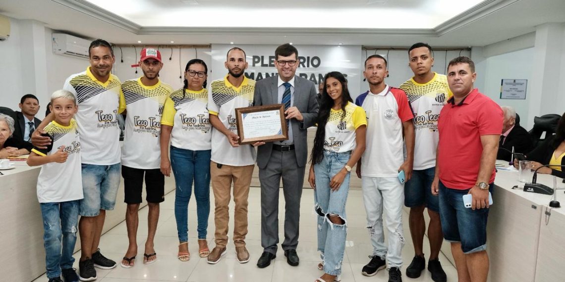Coité – Vereador Fagner Ferreira entrega Moção de Aplausos ao Santos da Ladeira pela conquista do titulo do campeonato de Tanque da Lage