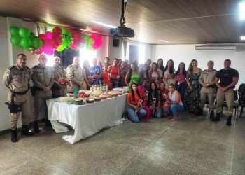 Comando do 16° BPM realiza homenagem às policiais no Dia Internacional da Mulher