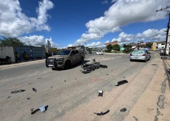 Carro colide com duas motos da PM que escoltavam vice-governador Geraldo Júnior