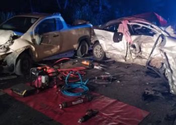 Quatro pessoas, entre elas uma criança, morrem após batida entre veículos; três das vítimas eram da mesma família