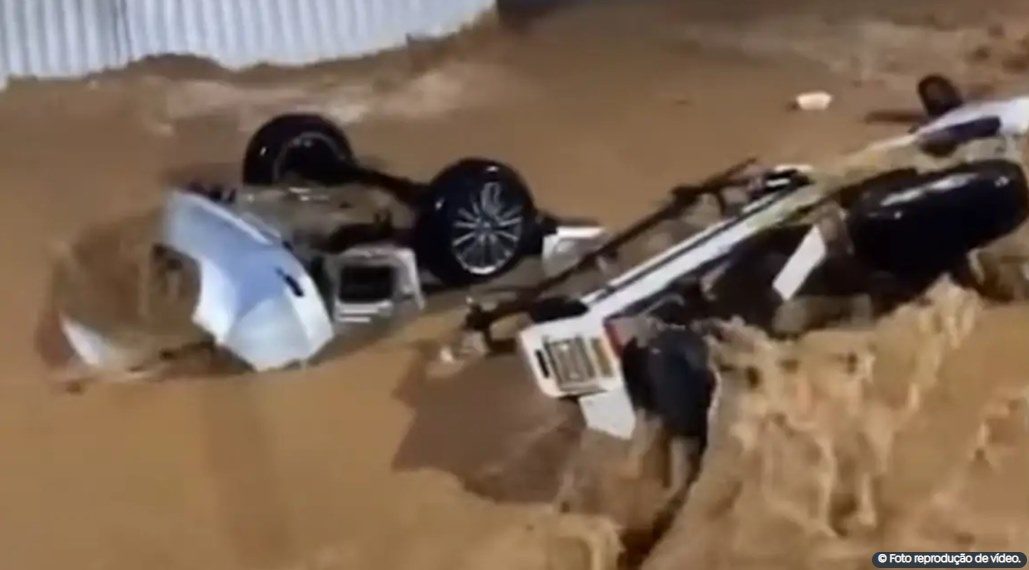 Chuvas desalojam 1,2 mil pessoas no Espírito Santo