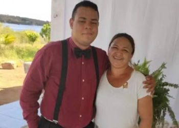 Mulher e filho morrem carbonizados após casa pegar fogo