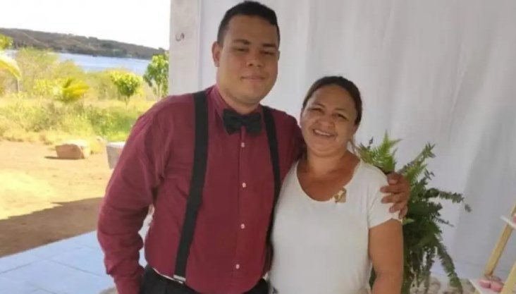 Mulher e filho morrem carbonizados após casa pegar fogo