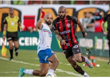 Em mais um clássico eletrizante, Vitória vira sobre o Bahia e abre vantagem na final do Baiano