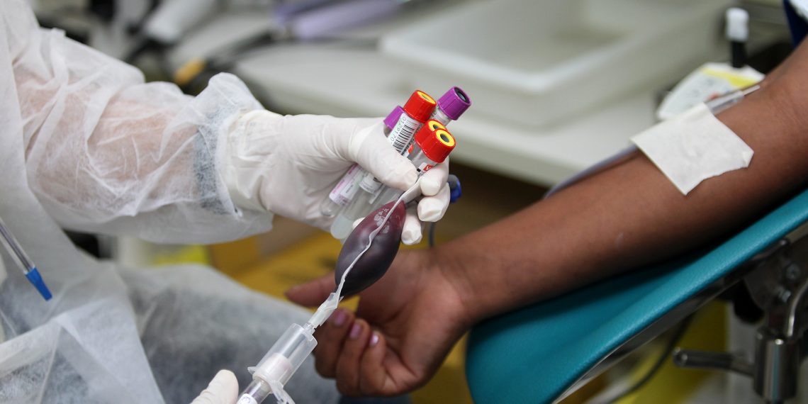 Com estoque crítico, Hemoba divulga orientações sobre doação de sangue durante a epidemia de dengue