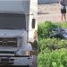 Acidente envolvendo moto e caminhão baú deixa dois mortos na BA 130