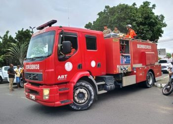 Feira de Santana – Sob forte comoção, cabo da Rondesp Leste é sepultado com honras militares