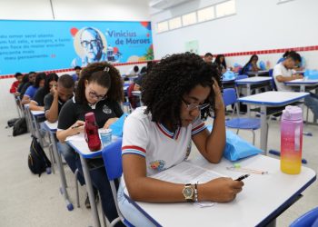SEC realiza Dia D para estudantes solicitarem isenção da taxa de inscrição do ENEM 2024