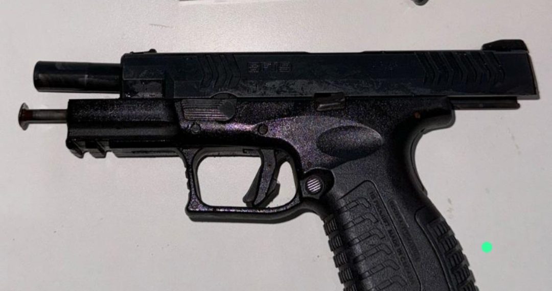 Motociclista em atitude suspeita desobedece voz de parada, viatura persegue, acontece troca de tiros e ele morre