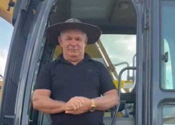 Em vídeo, prefeito de Cipó é flagrado sugerindo pagar dívida pessoal com bens públicos