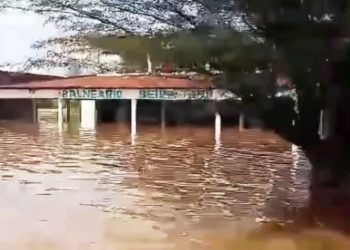 Enchente em Canudos: Prefeitura decreta Situação de Emergência. Comunidades rurais estão ilhadas e projeto irrigado submerso