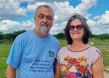 Valente – Após fazer história pelos grupos de direita e centro, ex-vereadora e ex-secretária Tanea Rios se filia ao PT