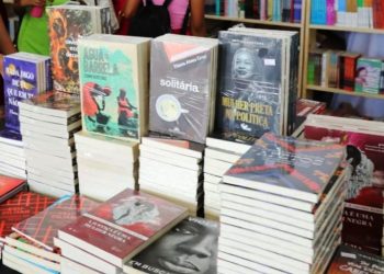 Professores da rede estadual podem se inscrever para receber vale-livro da Bienal