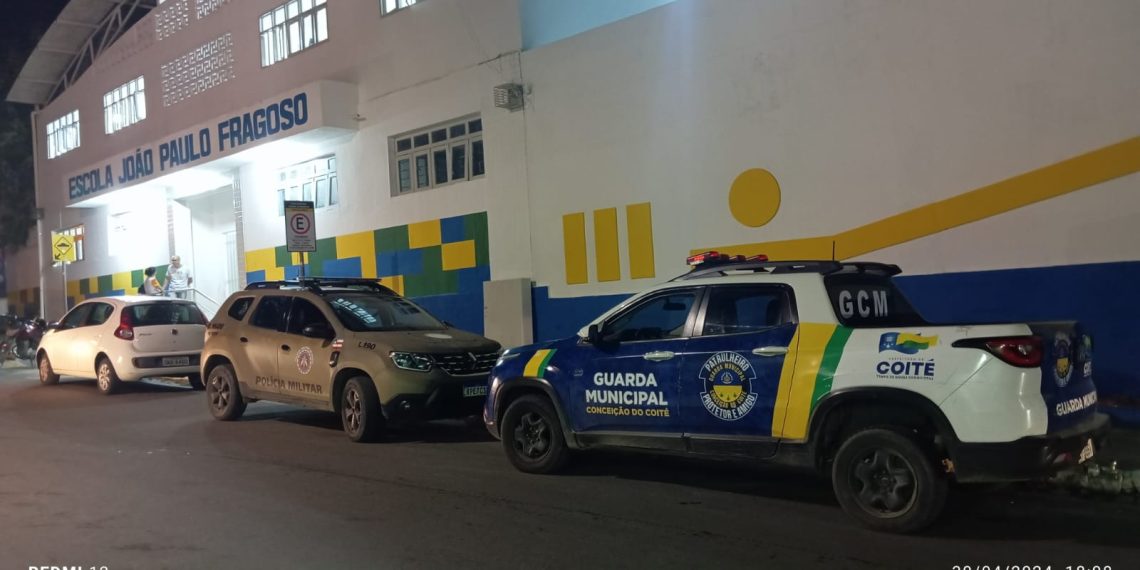 Estudante é flagrada com faca na mochila que teria levado para furar colega. Ambas são menores de idade