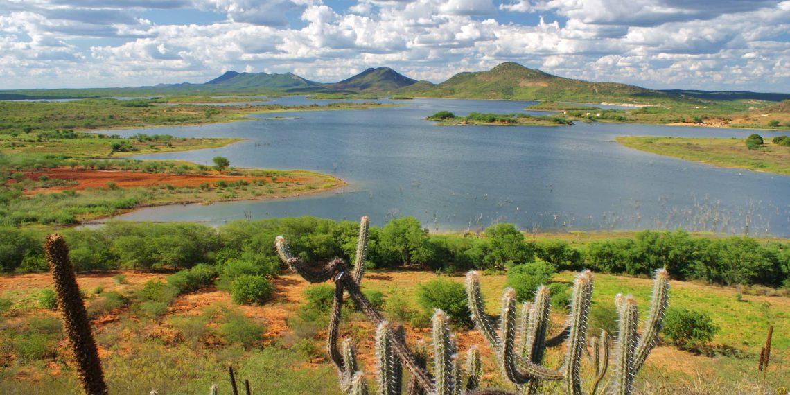 Sangria do Açude do Cocorobó em Canudos é a maior dos últimos 17 anos. Pescador morreu ao tentar atravessar de barco