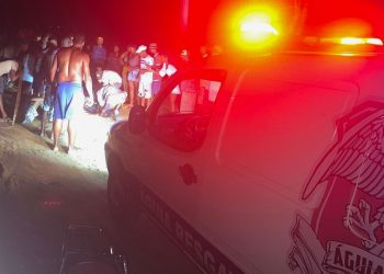 Jovem fica em estado grave após cair de moto e bater cabeça em pedra em estrada da zona rural