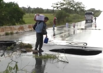 Cratera é aberta em consequência da chuva e ponte que liga Euclides da Cunha a Monte Santo é interditada