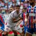Vitória aproveita expulsão do Bahia, segura empate e conquista Baianão após seis anos