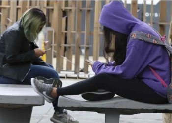 Flórida sanciona Lei que proíbe redes sociais para menores de 14 anos
