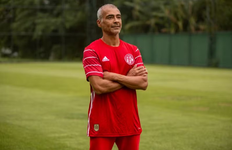 América-RJ inscreve Romário para disputa da Série A2 do Carioca
