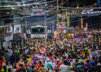 Coité Folia – Domingo é marcado por arrastão de reggae com Edson e Isaque Gomes e a volta da Banda Manto Azul