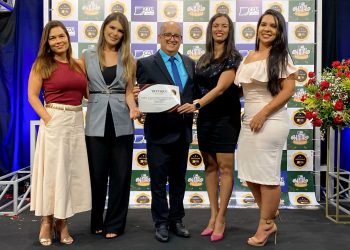 FARESI recebe mais um prêmio de destaque da CDL em educação superior