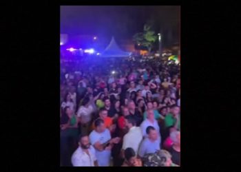 Adolescente de 15 anos e dois homens são mortos em praça pública após festa de aniversário de prefeito