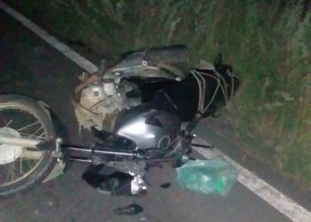 Dois motociclistas ficam feridos em colisão na BA-416