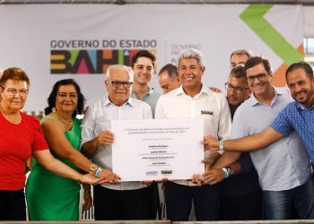 Sátiro Dias recebe R$ 18 mi em obras do Governo do Estado para infraestrutura e em investimento para educação