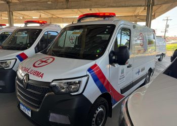 Serrinha recebe nova ambulância via emenda parlamentar do deputado licenciado Osni Cardoso